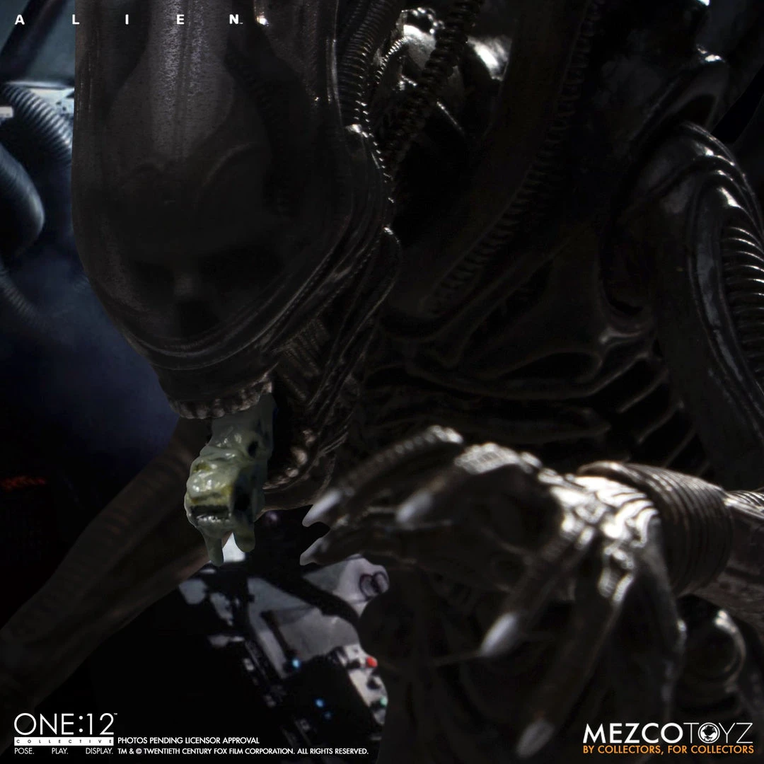 Mezco Toys ONE:12 Collective - Alien 10 Mezco Toys ONE:12 Collective - Alien