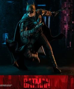 Pre-Orders Hot Toys Movie Masterpiece 1/6 Scale Figure - The Batman - Batman & Bat Signal