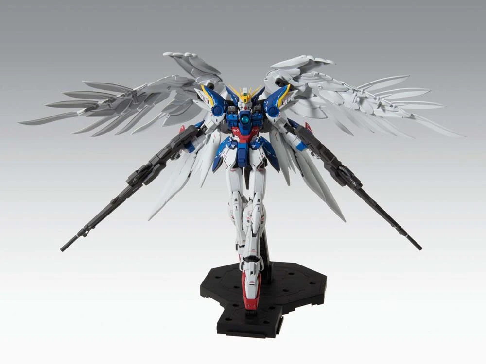 Bandai Gundam MG 1/100 Wing Gundam Zero (EW) Ver.Ka "Endless Waltz" 8 Bandai Gundam MG 1/100 Wing Gundam Zero (EW) Ver.Ka "Endless Waltz"