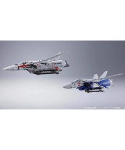 Bandai DX Chogokin Macross 1/48 Scale VF-1A Maximillian Jenius Use