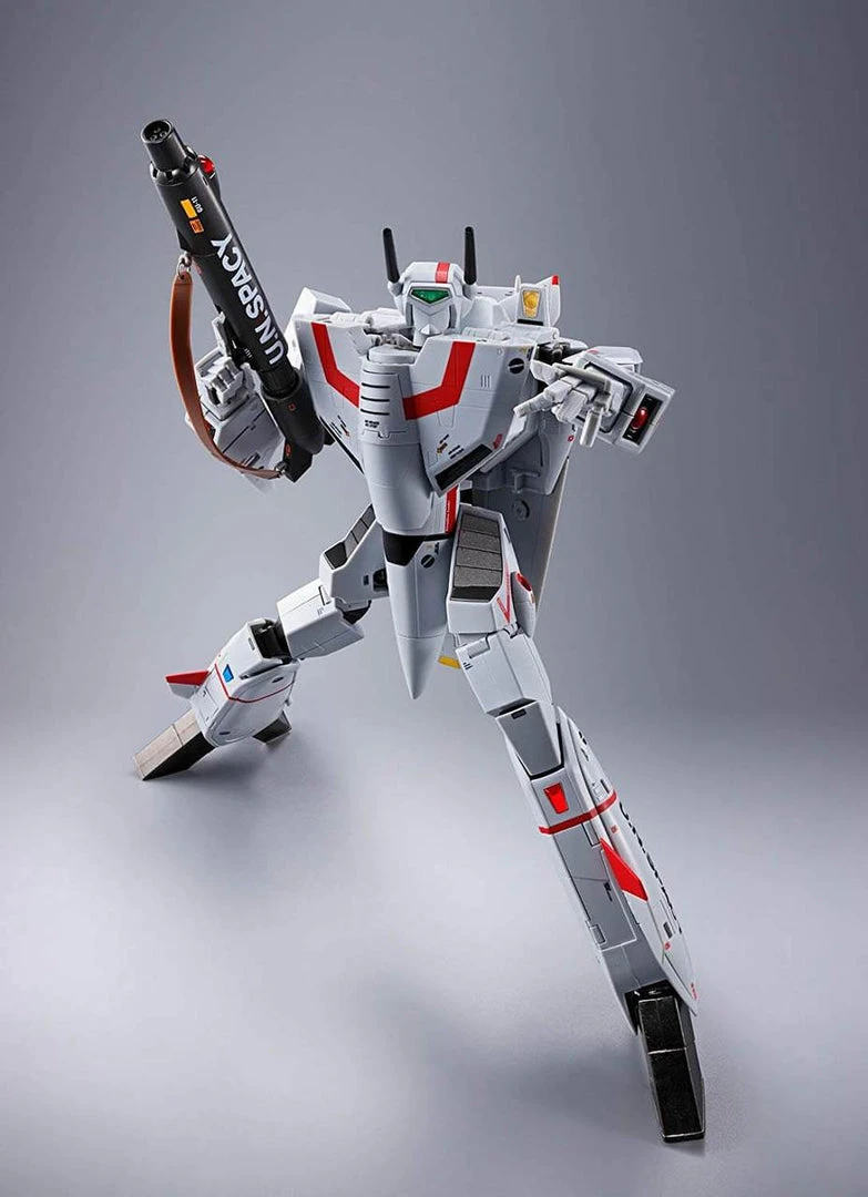 Bandai DX Chogokin Macross 1/48 Scale VF-1J Valkyrie (Hikaru Ichijo) Anime 21 Bandai DX Chogokin Macross 1/48 Scale VF-1J Valkyrie (Hikaru Ichijo) Anime