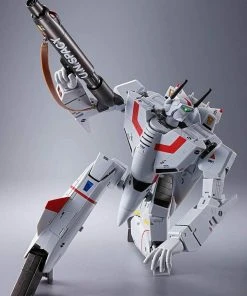 Bandai DX Chogokin Macross 1/48 Scale VF-1J Valkyrie (Hikaru Ichijo) Anime 47 Bandai DX Chogokin Macross 1/48 Scale VF-1J Valkyrie (Hikaru Ichijo) Anime