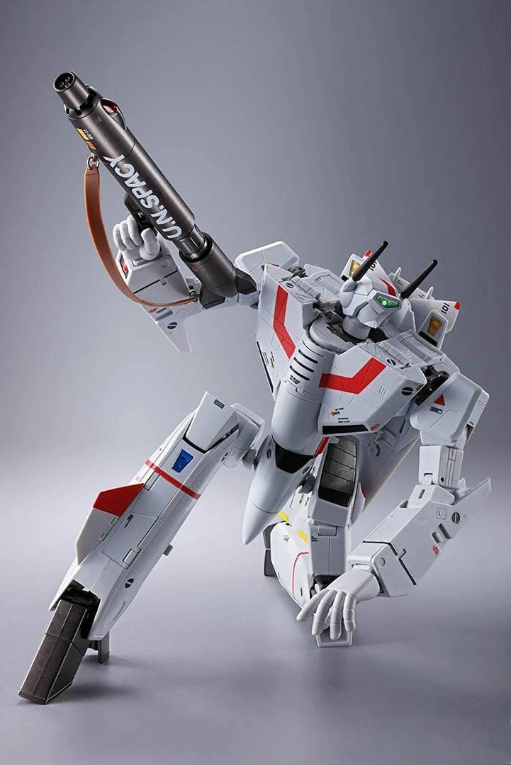 Bandai DX Chogokin Macross 1/48 Scale VF-1J Valkyrie (Hikaru Ichijo) Anime 23 Bandai DX Chogokin Macross 1/48 Scale VF-1J Valkyrie (Hikaru Ichijo) Anime