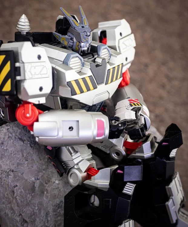 Mastermind Creations Reformatted R-40 Jaguar W/ Tyrantron Upgrade Kit Transformers 10 Mastermind Creations Reformatted R-40 Jaguar W/ Tyrantron Upgrade Kit Transformers