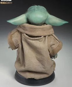 Sideshow Collectibles Life-Sized Figure - Star Wars - The Mandalorian - The Child