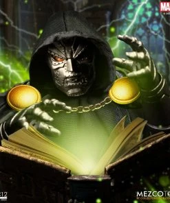 Mezco Toys ONE:12 Collective - Marvel Universe Doctor Doom